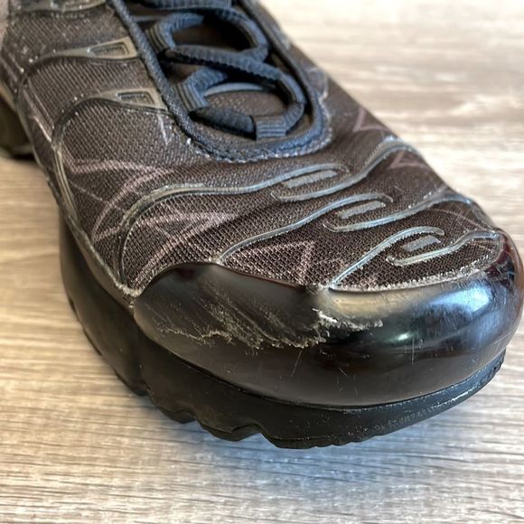 Nike Air Max Plus Tuned Air Women’s Size 8 Black Gray Script Sneaker - Picture 11 of 11